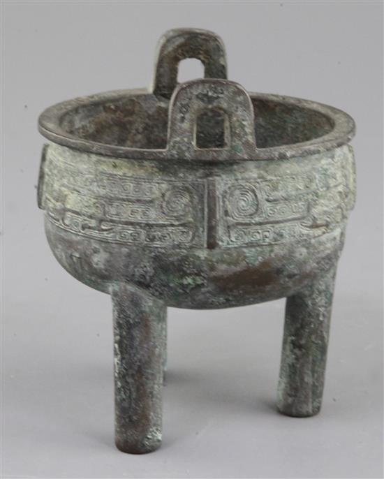 A small Chinese archaistic bronze vessel, Ding, early Western Zhou dynasty style, 12.5cm high